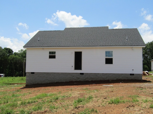 3863 Rivy Way, Lewisburg, TN 37091 - back of property featuring crawl space
