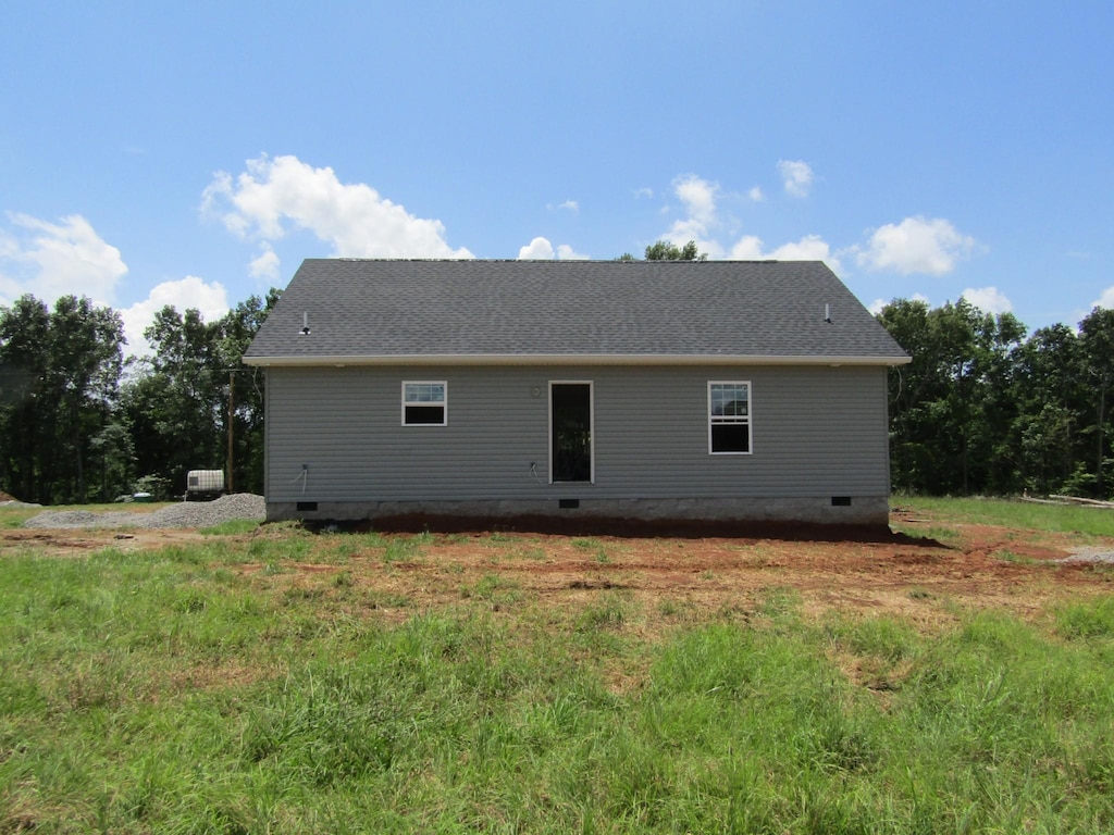3871 Rivy Way, Lewisburg, TN 37091 - rear view of house featuring crawl space