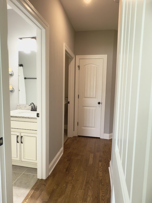 5120 Prickly Pine Pl, Murfreesboro, TN 37129 - corridor featuring a sink and dark wood-type flooring