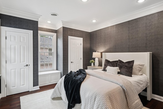 3600 Colewood Dr, Nashville, TN 37215 - bedroom featuring wood finished floors, ornamental molding, and recessed lighting