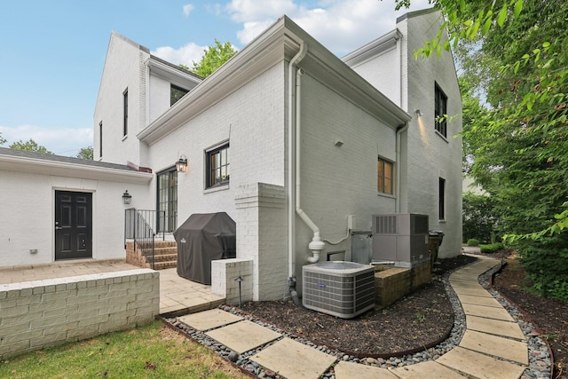 3600 Colewood Dr, Nashville, TN 37215 - rear view of house featuring brick siding