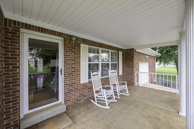 127 Fisherdale Dr, Decaturville, TN 38329 - view of covered porch