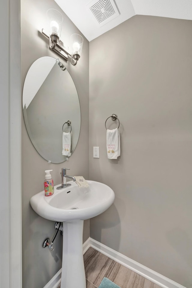 3424 Learning Ln, Murfreesboro, TN 37128 - bathroom featuring wood finished floors and baseboards