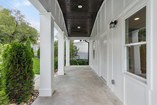 310 E Highland Dr, Columbia, TN 38401 - view of covered porch