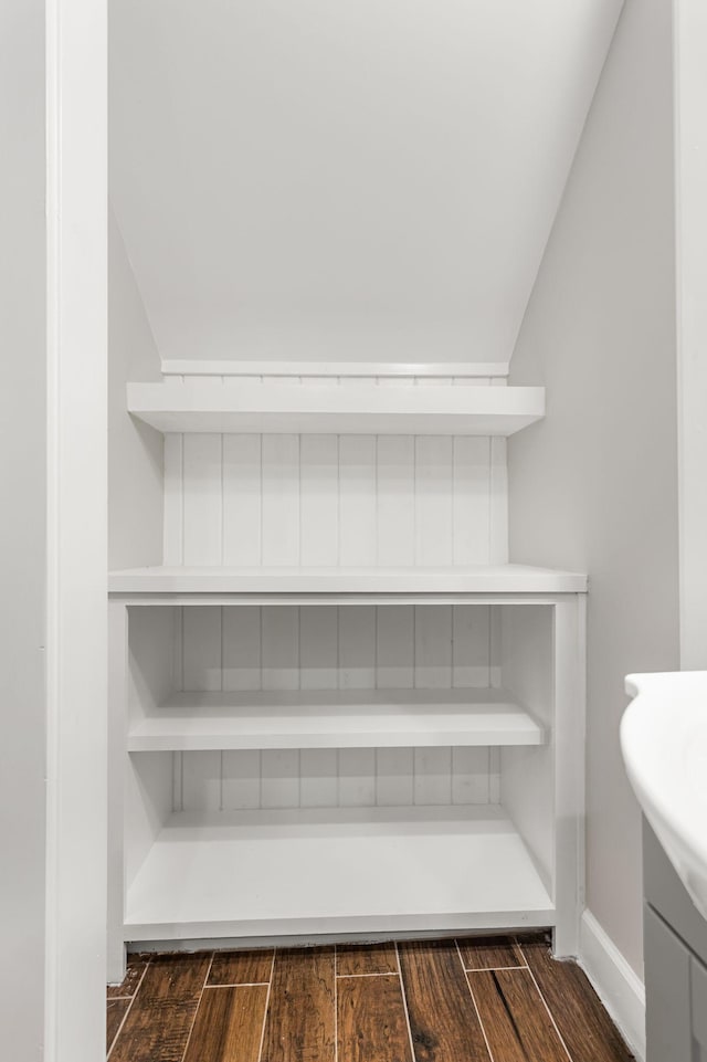 310 E Highland Dr, Columbia, TN 38401 - interior space