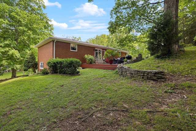 1148 Green Valley Dr, Lewisburg, TN 37091 - view of grassy yard with a deck