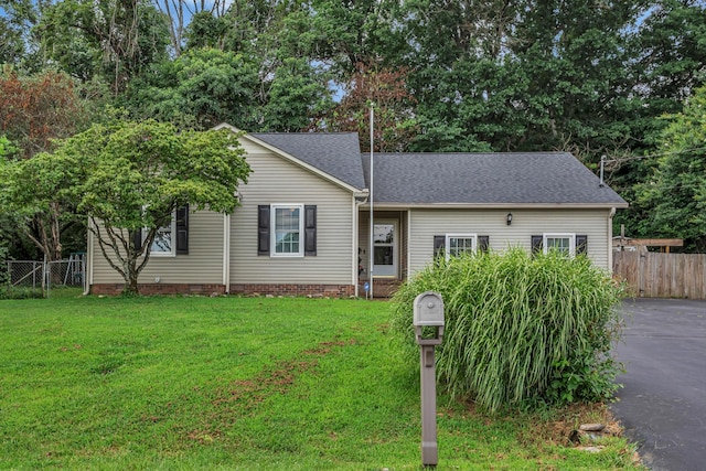 1530 Potter Dr, Columbia, TN 38401 - ranch-style home with a shingled roof, asphalt driveway, and crawl space