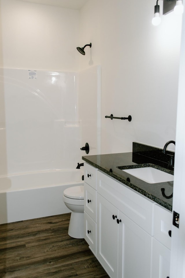 3119 Country Side Dr, Centerville, TN 37033 - full bath with vanity, tub / shower combination, and wood finished floors