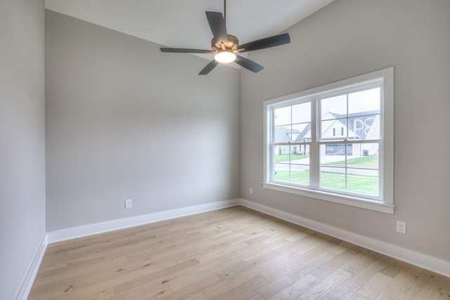 4016 Runyan Cv, Murfreesboro, TN 37127 - spare room with light wood finished floors and ceiling fan