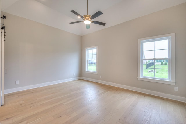 4016 Runyan Cv, Murfreesboro, TN 37127 - empty room with light wood-style flooring, ceiling fan, and vaulted ceiling