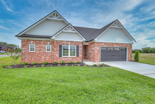 5560 Sinclair Ct, Murfreesboro, TN 37127 - craftsman-style house with a garage, a front lawn, and concrete driveway