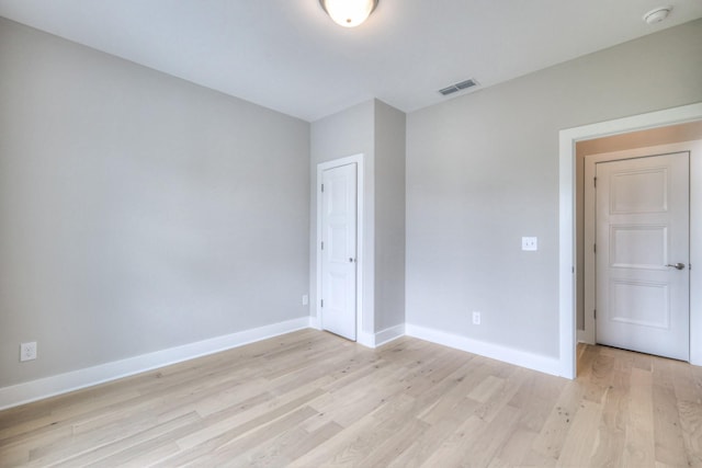 4113 Cile Ct, Murfreesboro, TN 37127 - unfurnished room with a smoke detector and light wood-style floors