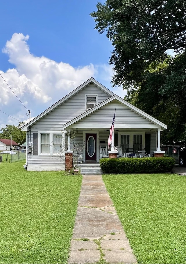 315 W Linden Ave, Hohenwald, TN 38462 - bungalow-style home with covered porch