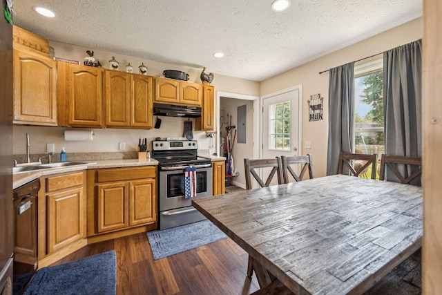 906 Freeman St, Lafayette, TN 37083 - kitchen featuring stainless steel electric range oven, under cabinet range hood, dark wood-style floors, light countertops, and a textured ceiling