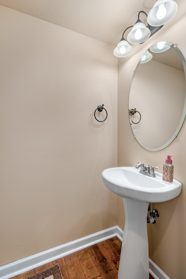 4305 Minette Ct, Mount Juliet, TN 37122 - bathroom with baseboards and wood finished floors