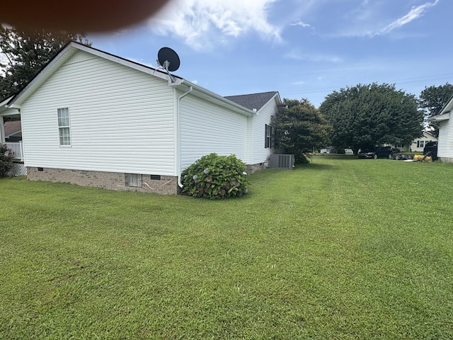 685 Edgefield Dr, Hohenwald, TN 38462 - view of property exterior with crawl space and a yard