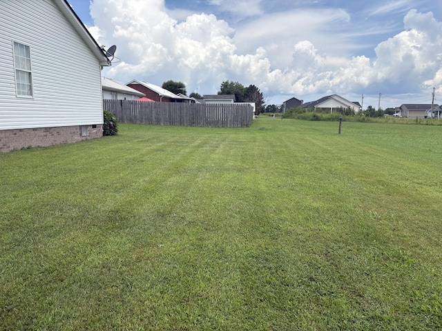 685 Edgefield Dr, Hohenwald, TN 38462 - view of yard