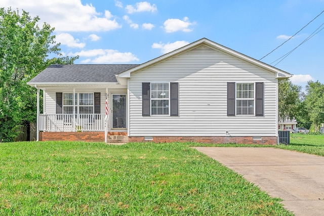 344 Pioneer Dr, Oak Grove, KY 42262 - view of front facade featuring crawl space, a porch, and a front lawn