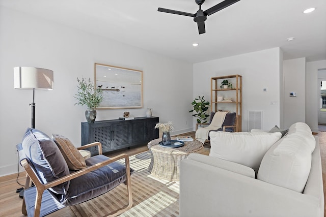 3613 Simba Ln, Murfreesboro, TN 37127 - living area with light wood-style floors, a ceiling fan, and recessed lighting