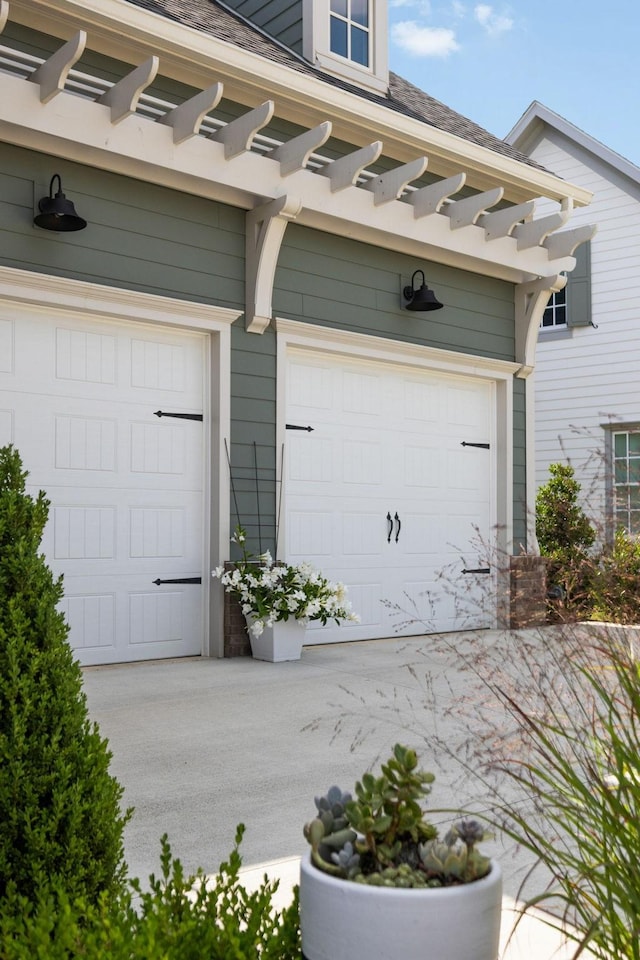 7019 Bolton St, Franklin, TN 37064 - garage with driveway