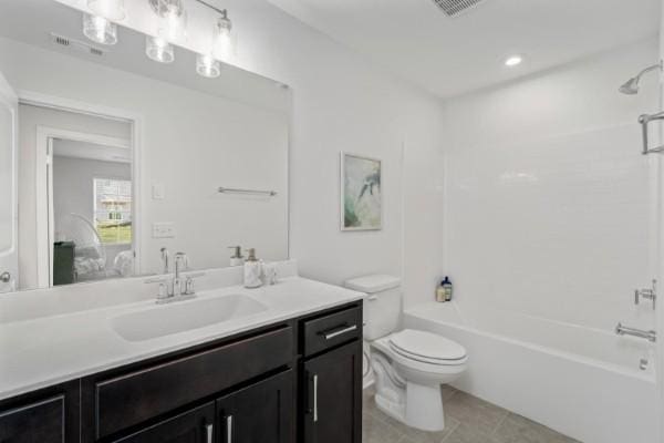2202 Melk Ln, Columbia, TN 38401 - ensuite bathroom featuring vanity, shower / bath combination, and tile patterned flooring