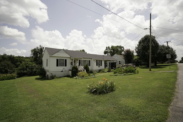 4252 Woods St, Old Hickory, TN 37138 - ranch-style house featuring a front lawn