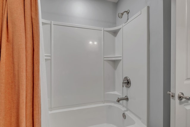 4029 Viola Ln, Franklin, TN 37069 - bathroom featuring shower / bathtub combination with curtain
