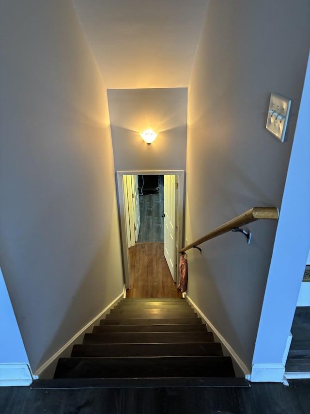 809 Renaissance Ave, Murfreesboro, TN 37129 - staircase featuring baseboards and wood finished floors