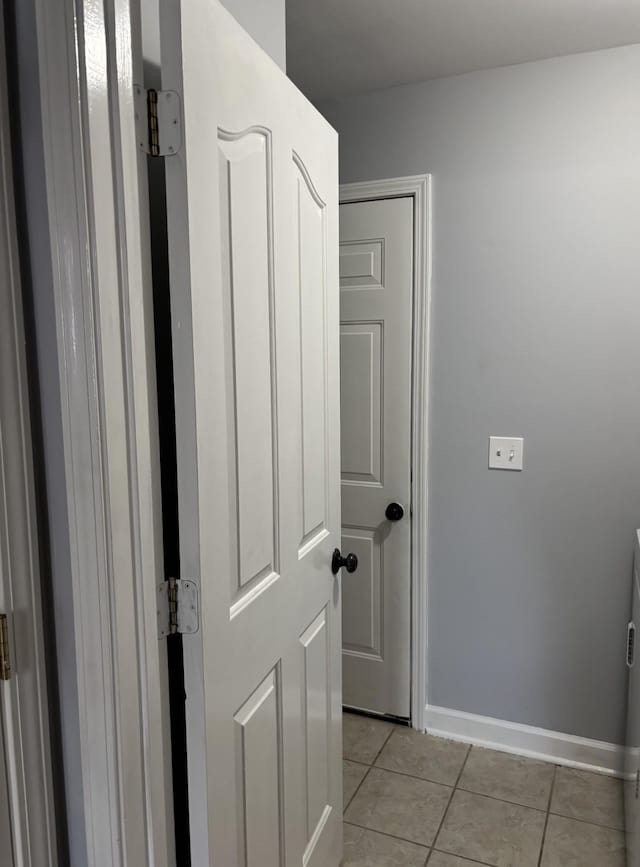 809 Renaissance Ave, Murfreesboro, TN 37129 - corridor featuring light tile patterned floors and baseboards