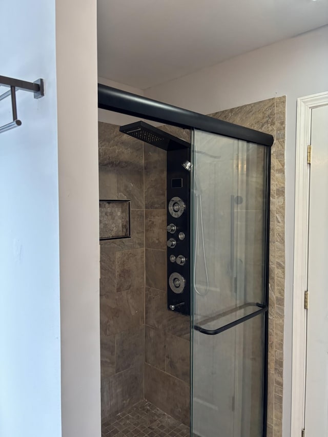 809 Renaissance Ave, Murfreesboro, TN 37129 - bathroom with a shower stall