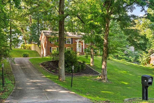 236 Slayden Cir, Clarksville, TN 37040 - split foyer home with brick siding and a front yard