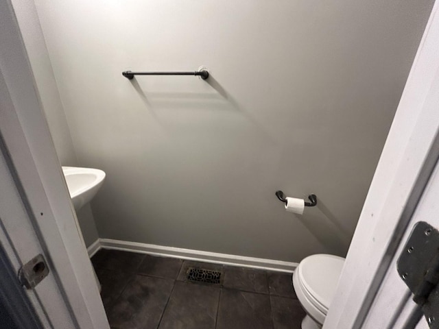 3421 Foxrun Ln, Clarksville, TN 37042 - bathroom featuring toilet and tile patterned flooring