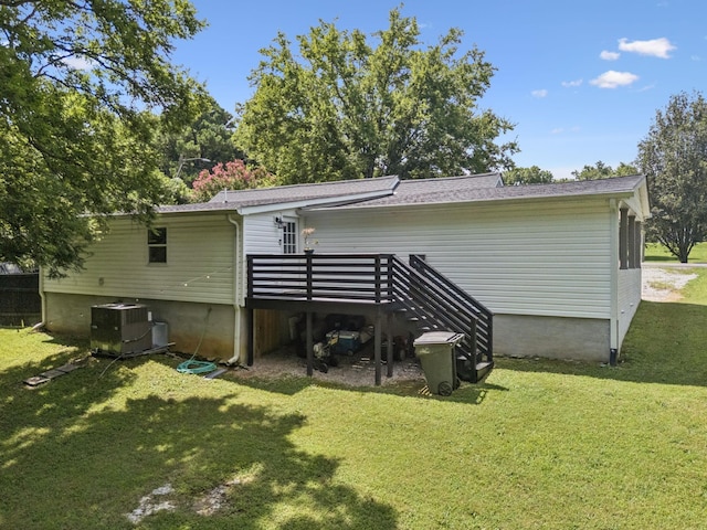 813 Lonnie St, Columbia, TN 38401 - back of house featuring a yard and a deck