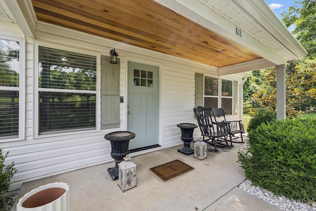 813 Lonnie St, Columbia, TN 38401 - view of covered porch