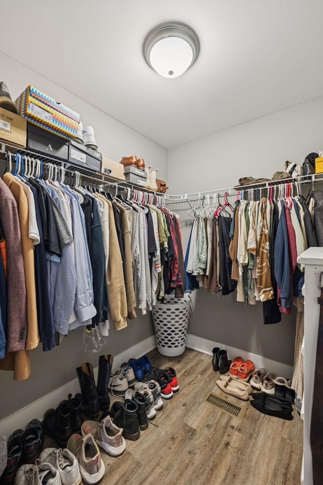 813 Lonnie St, Columbia, TN 38401 - spacious closet featuring wood finished floors