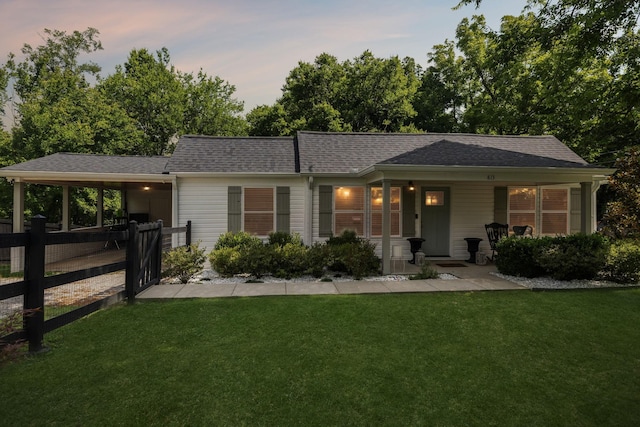 813 Lonnie St, Columbia, TN 38401 - ranch-style home featuring a porch, a gate, and roof with shingles