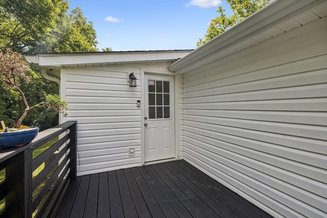 813 Lonnie St, Columbia, TN 38401 - view of wooden terrace