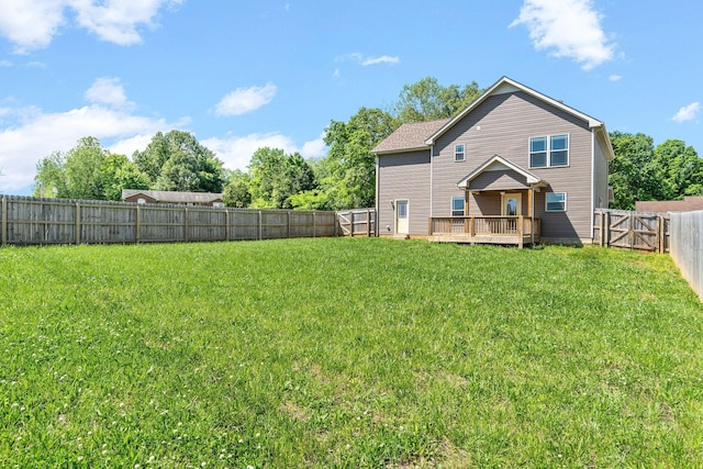 531 Tracy Ln, Clarksville, TN 37040 - back of house featuring a fenced backyard and a wooden deck