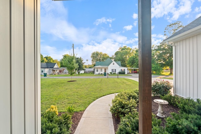 204 Locust St, Mc Ewen, TN 37101 - view of green lawn