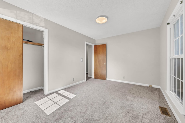 207 Short St, Clarksville, TN 37042 - unfurnished bedroom featuring carpet floors and a closet