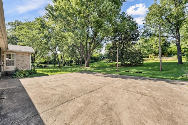 207 Short St, Clarksville, TN 37042 - view of patio / terrace with view of scattered trees
