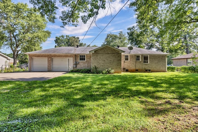 207 Short St, Clarksville, TN 37042 - single story home with brick siding, driveway, an attached garage, and a front lawn