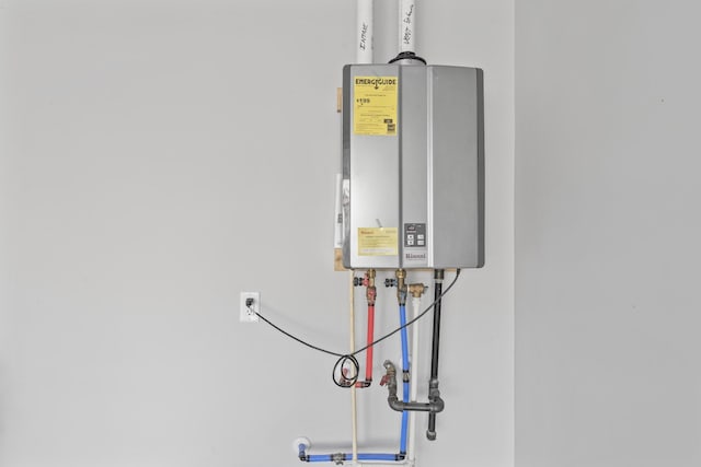 316 Campfire Ct, Winchester, TN 37398 - detailed view of water heater
