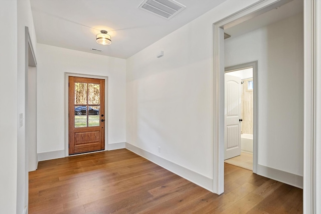 3200 Crockett Pointe, Jasper, TN 37347 - entryway with wood finished floors and baseboards