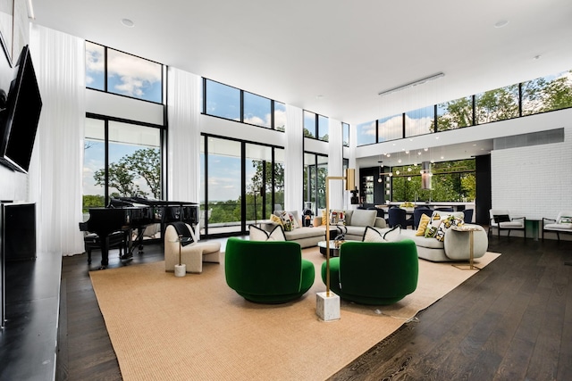 4606 Shys Hill Rd, Nashville, TN 37215 - lobby featuring a high ceiling and floor to ceiling windows