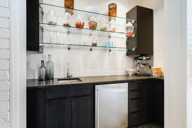 4606 Shys Hill Rd, Nashville, TN 37215 - indoor wet bar with stainless steel fridge