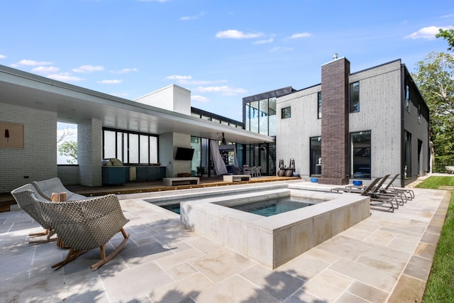 4606 Shys Hill Rd, Nashville, TN 37215 - view of swimming pool featuring an in-ground hot tub and a patio