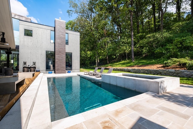 4606 Shys Hill Rd, Nashville, TN 37215 - outdoor pool featuring a patio