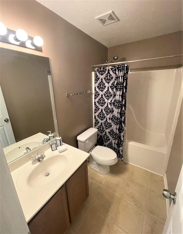 3164 Prater Ct, Murfreesboro, TN 37128 - full bath featuring vanity, shower / bath combination with curtain, and a textured ceiling