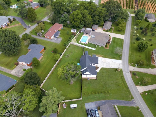 332 Country Club Rd, Winchester, TN 37398 - aerial view of property and surrounding area featuring a pool